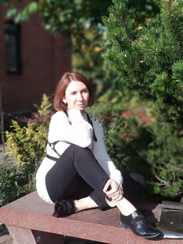 Photo de Olga / Réf. 92703 / Agence Amélie