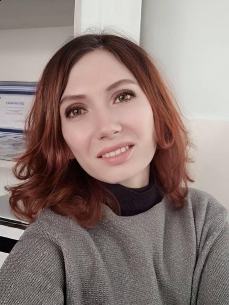 Olga / Réf. 92703 / Adhérente Agence Amélie