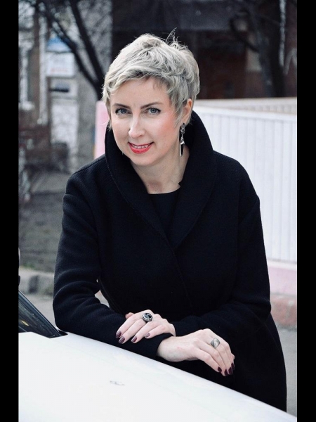 Olena (Bruxelles) / Réf. 92704 / Adhérente Agence Amélie