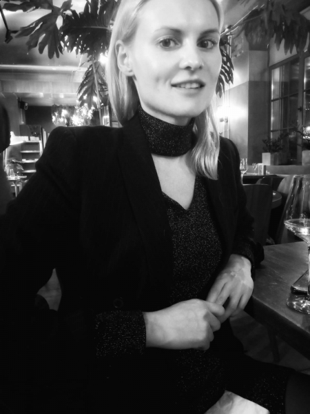 Anna  / Réf. 92705 / Adhérente Agence Amélie