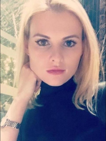 Anna  / Réf. 92705 / Adhérente Agence Amélie