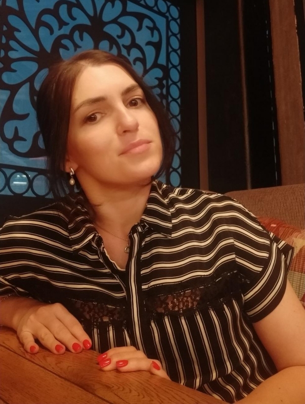 Photo de Yulia / Réf. 92714 / Agence Amélie