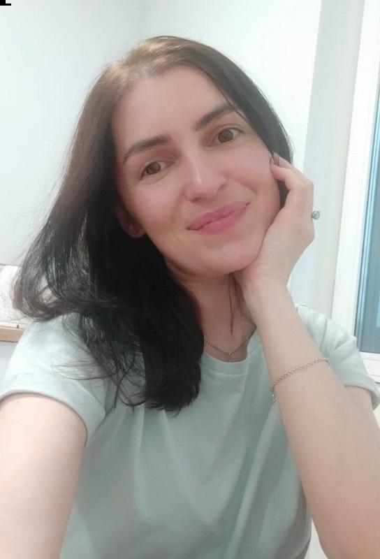 Photo de Yulia / Réf. 92714 / Agence Amélie