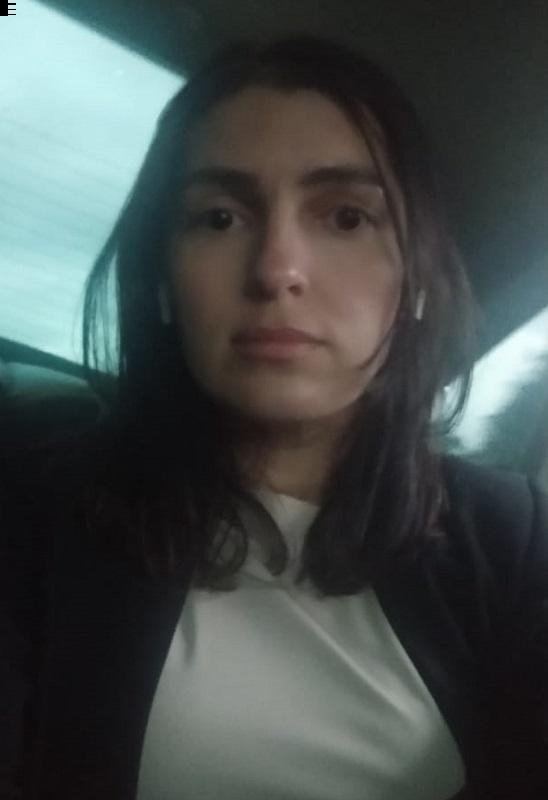 Photo de Yulia / Réf. 92714 / Agence Amélie