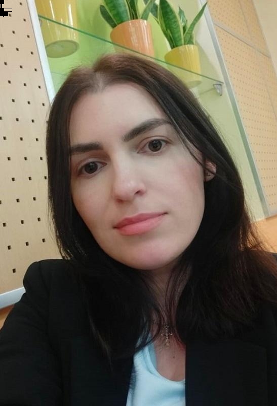 Photo de Yulia / Réf. 92714 / Agence Amélie