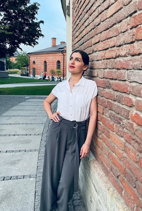 Photo de Yulia / Réf. 92714 / Agence Amélie