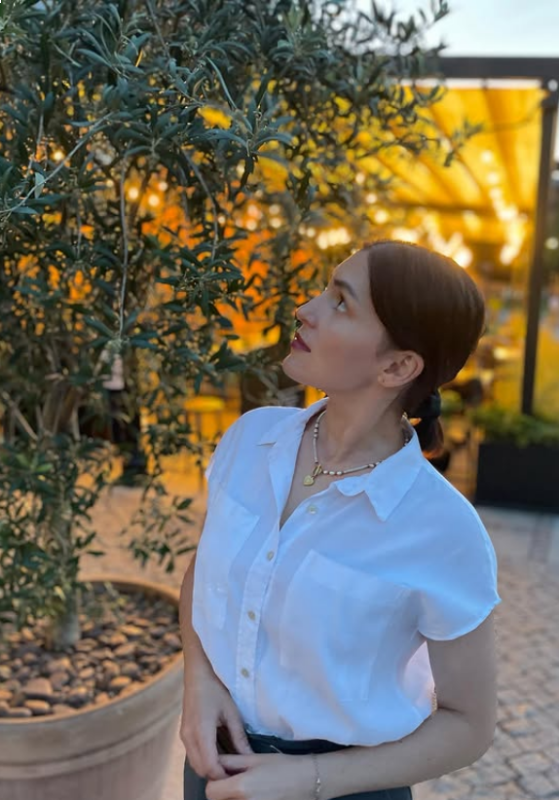 Photo de Yulia / Réf. 92714 / Agence Amélie