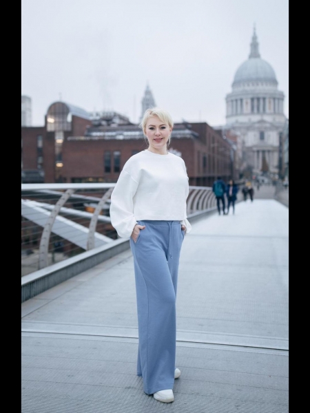 Larissa (Londres) / Réf. 92738 / Adhérente Agence Amélie