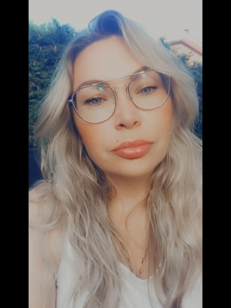 Yulia (Allemagne) / Réf. 92752 / Adhérente Agence Amélie