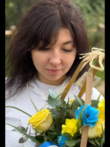 Yana (Hyères) / Réf. 92766 / Adhérente Agence Amélie