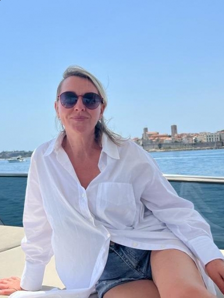 Oksana (Cannes) / Réf. 92777 / Adhérente Agence Amélie