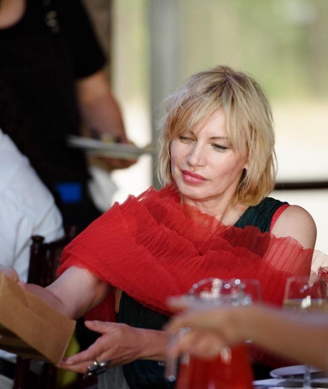 Photo de Julia / Réf. 92759 / Agence Amélie