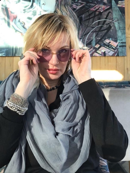 Julia / Réf. 92759 / Adhérente Agence Amélie