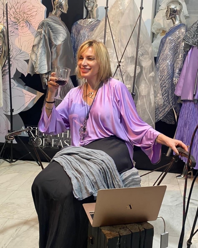 Photo de Julia / Réf. 92759 / Agence Amélie