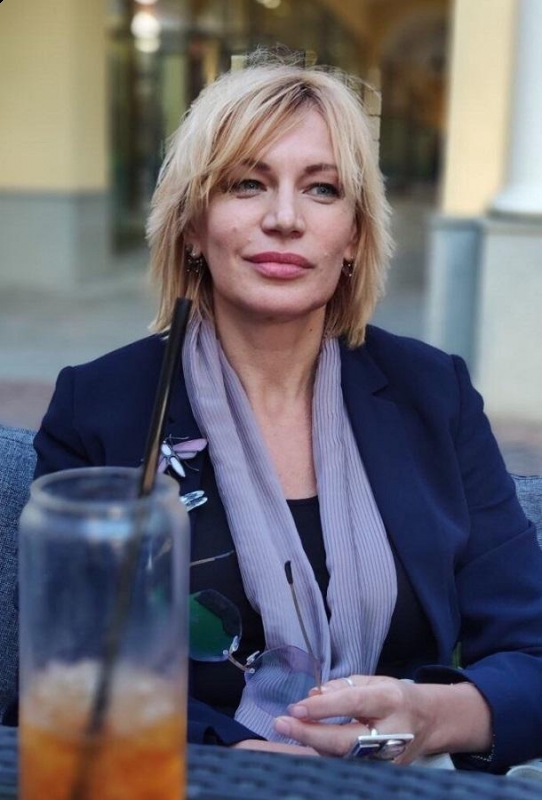 Photo de Julia / Réf. 92759 / Agence Amélie