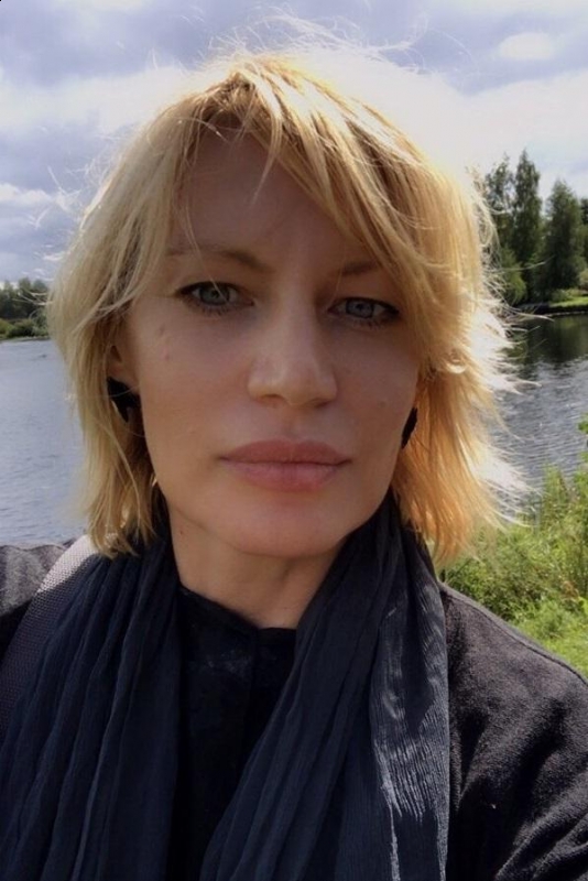 Photo de Julia / Réf. 92759 / Agence Amélie