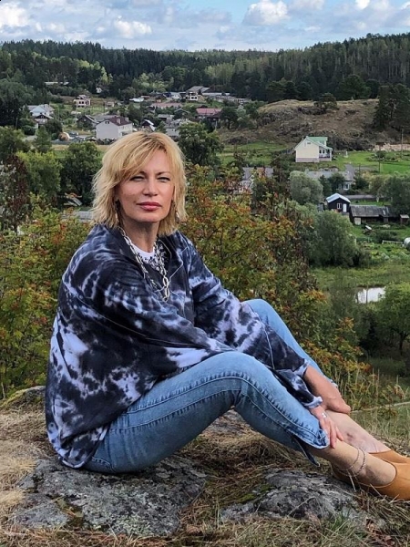 Julia / Réf. 92759 / Adhérente Agence Amélie