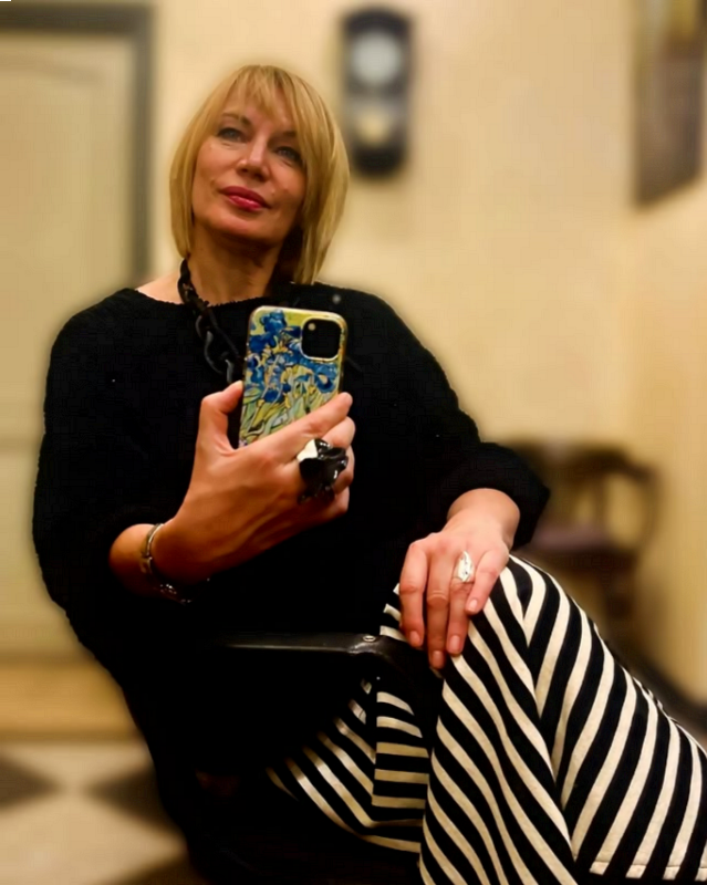 Photo de Julia / Réf. 92759 / Agence Amélie