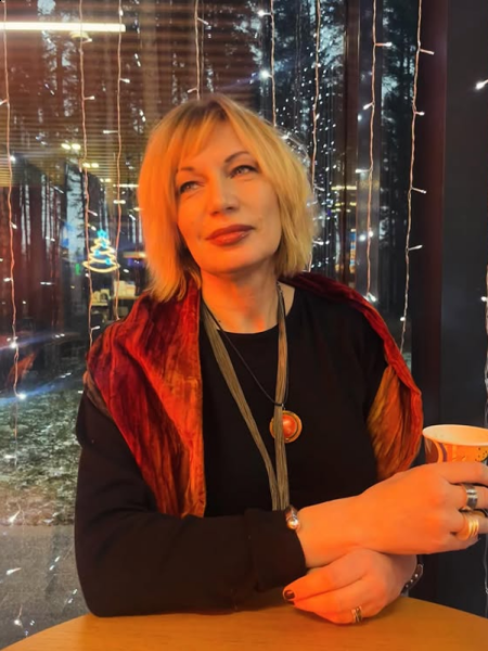 Julia / Réf. 92759 / Adhérente Agence Amélie