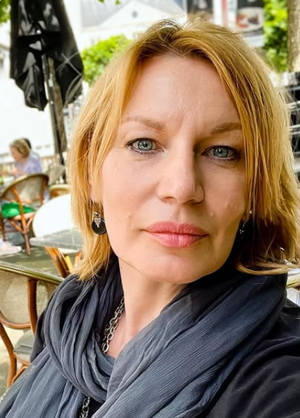 Photo de Julia / Réf. 92759 / Agence Amélie