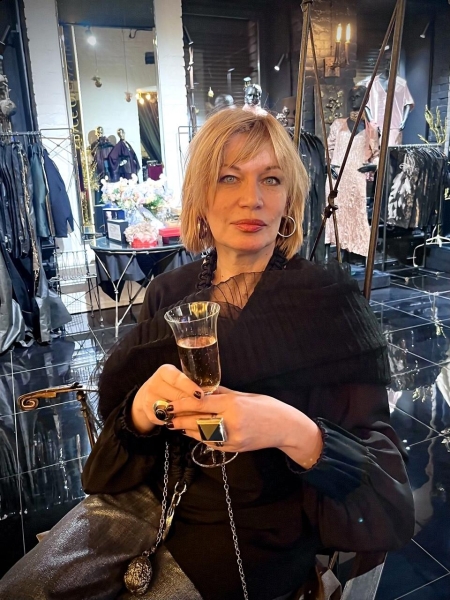 Julia / Réf. 92759 / Adhérente Agence Amélie