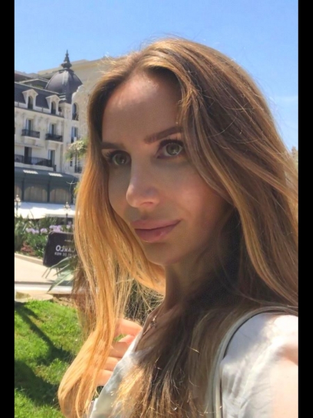 Svetlana (Italie) / Réf. 92800 / Adhérente Agence Amélie