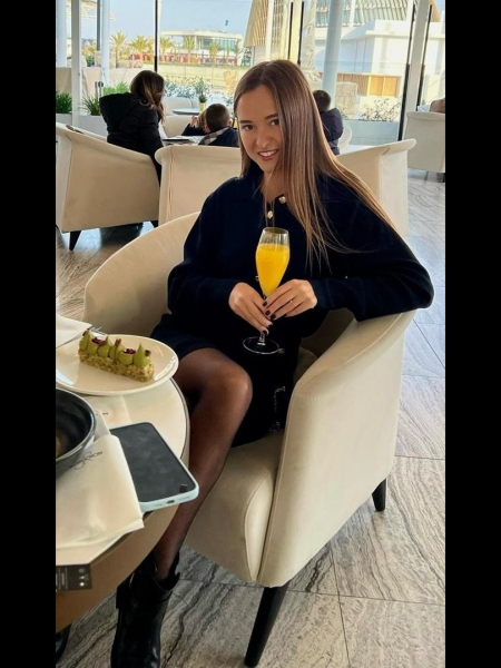 Kristina (Chypre) / Réf. 92802 / Adhérente Agence Amélie