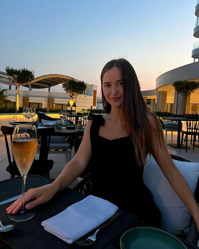 Photo de Kristina (Chypre) / Réf. 92802 / Agence Amélie