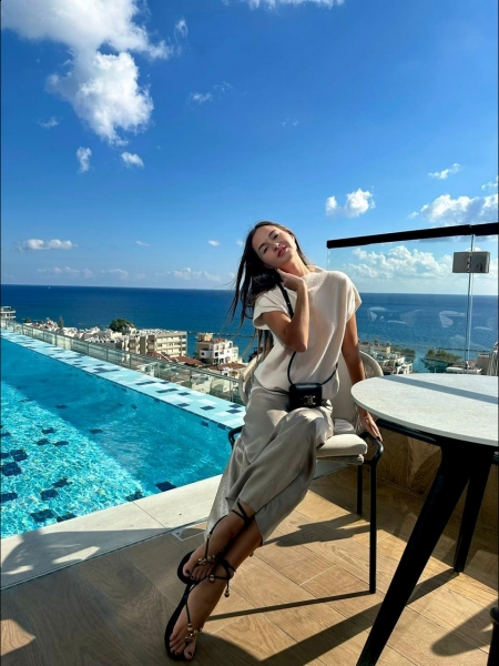 Kristina (Chypre) / Réf. 92802 / Adhérente Agence Amélie