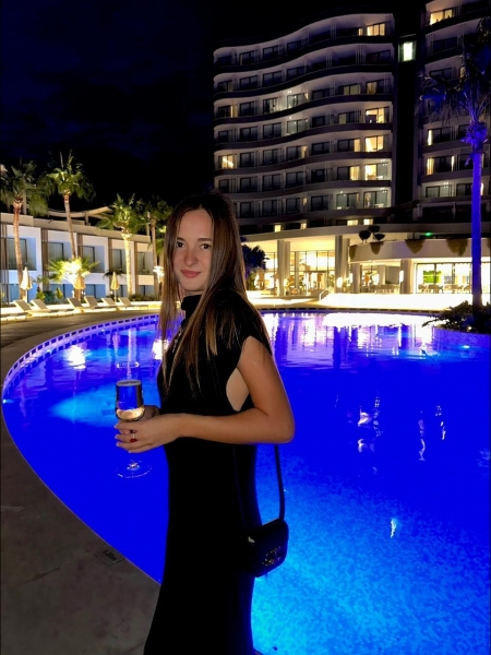 Kristina (Chypre) / Réf. 92802 / Adhérente Agence Amélie