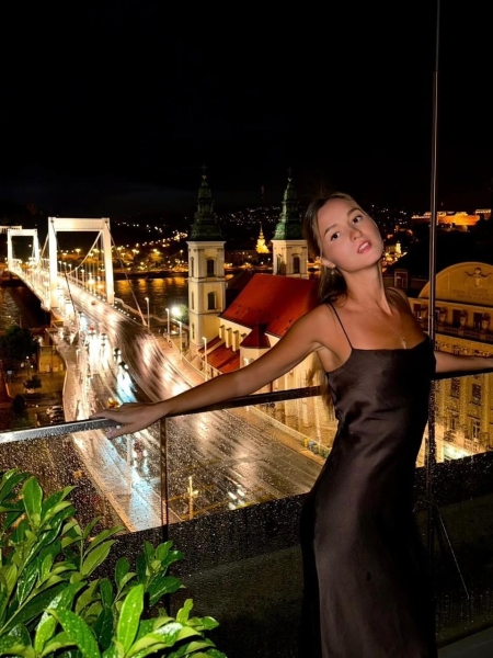 Kristina (Chypre) / Réf. 92802 / Adhérente Agence Amélie