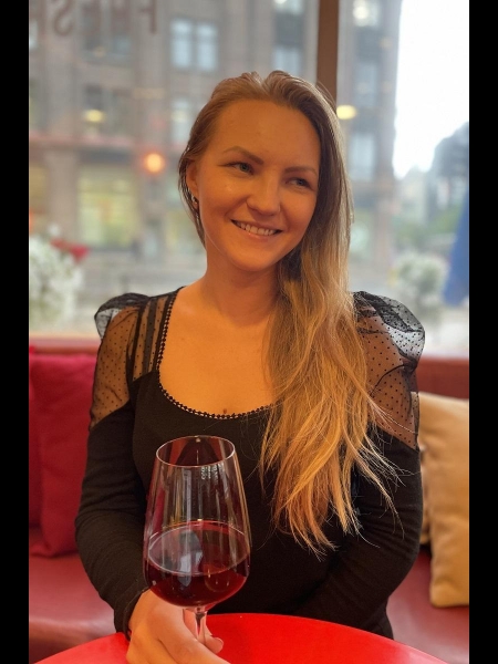 Olga (Paris) / Réf. 92822 / Adhérente Agence Amélie