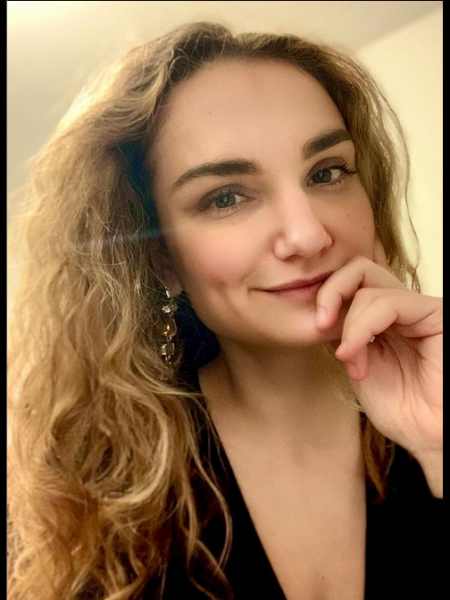 Olga (Paris) / Réf. 92827 / Adhérente Agence Amélie