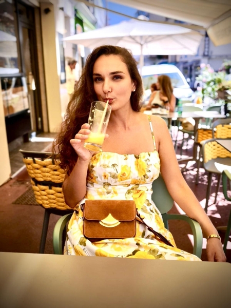 Olga (Paris) / Réf. 92827 / Adhérente Agence Amélie