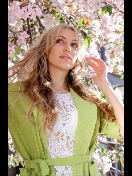 Maria ( Bientôt à Paris ) / Réf. 92845 / Adhérente Agence Amélie