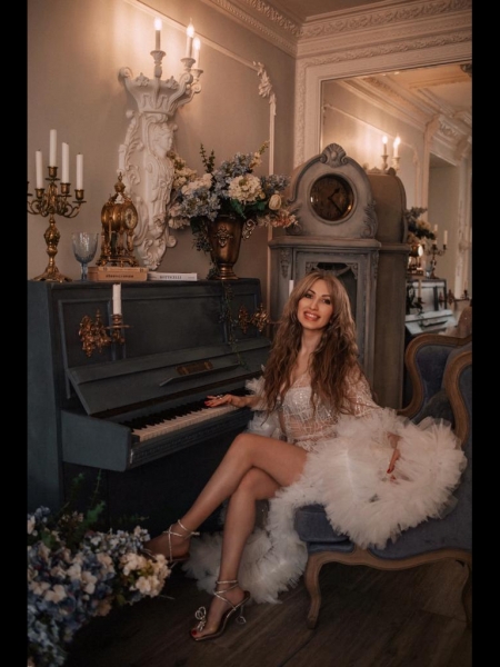 Maria ( Bientôt à Paris ) / Réf. 92845 / Adhérente Agence Amélie