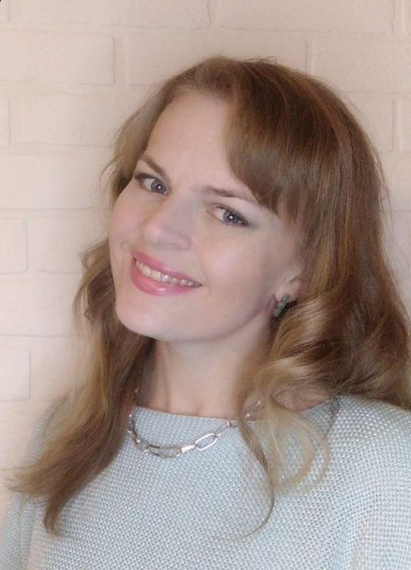 Photo de Anna / Réf. 230 / Agence Amélie