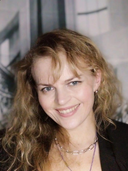 Anna / Réf. 230 / Adhérente Agence Amélie