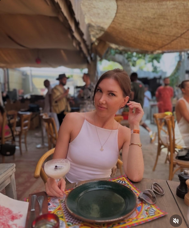 Photo de Elena (Paris) / Réf. 92863 / Agence Amélie