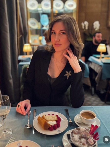 Elena (Paris) / Réf. 92863 / Adhérente Agence Amélie