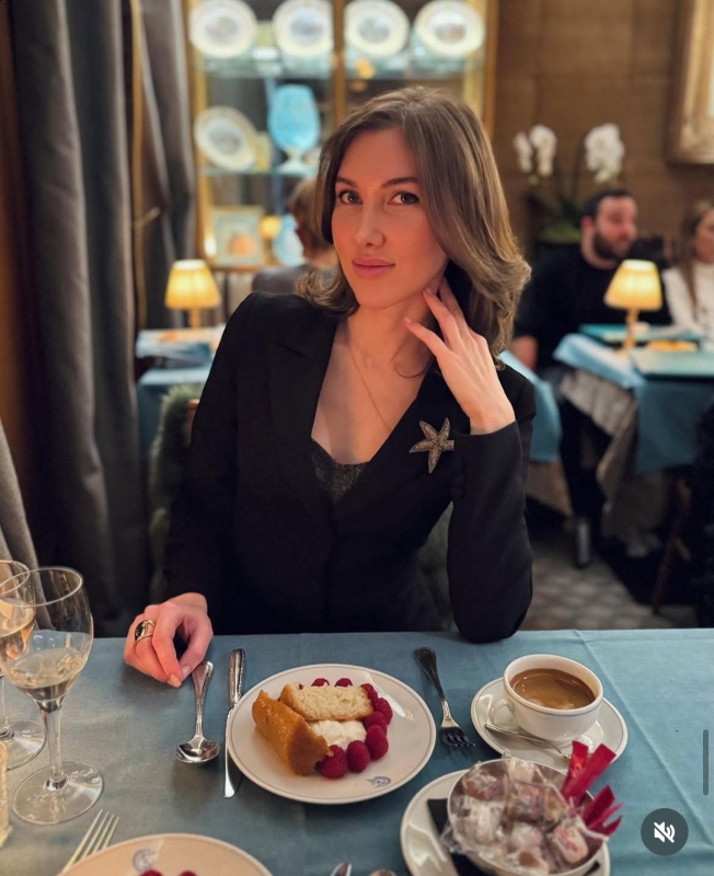 Photo de Elena (Paris) / Réf. 92863 / Agence Amélie