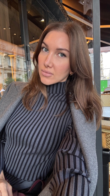 Photo de Elena (Paris) / Réf. 92863 / Agence Amélie