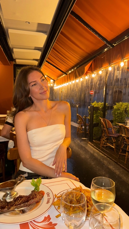 Photo de Elena (Paris) / Réf. 92863 / Agence Amélie