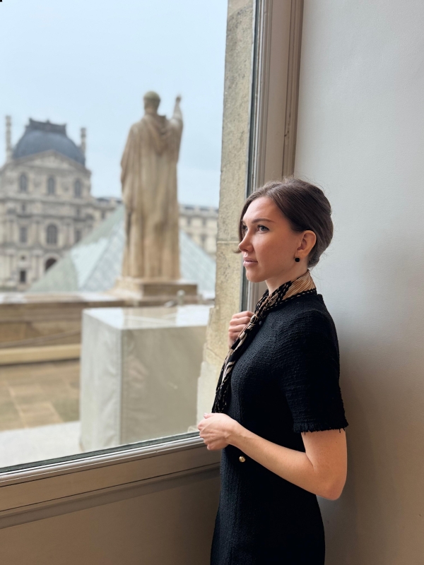 Photo de Elena (Paris) / Réf. 92863 / Agence Amélie