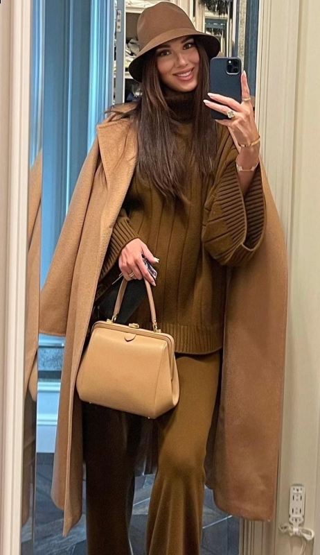 Photo de Evelina (souvent à Paris) / Réf. 92865 / Agence Amélie