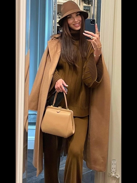 Evelina (souvent à Paris) / Réf. 92865 / Adhérente Agence Amélie