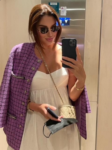 Evelina (souvent à Paris) / Réf. 92865 / Adhérente Agence Amélie