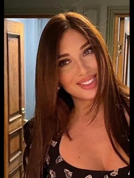 Evelina (souvent à Paris) / Réf. 92865 / Adhérente Agence Amélie