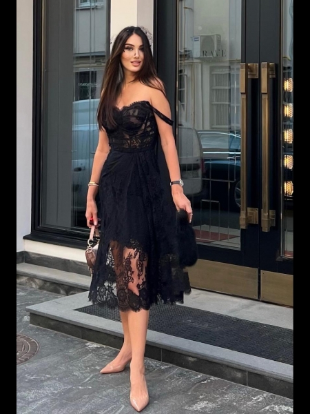 Evelina (souvent à Paris) / Réf. 92865 / Adhérente Agence Amélie