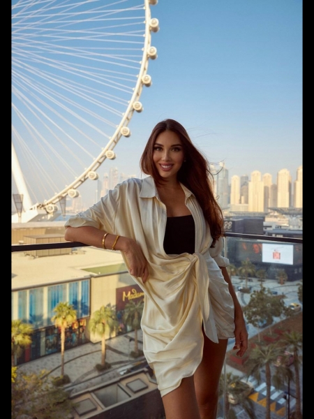Evelina (souvent à Paris) / Réf. 92865 / Adhérente Agence Amélie